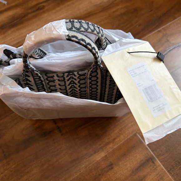 Marc Jacobs Monogram Tote Crossbody Bag Beige Multi - Picture 7 of 8